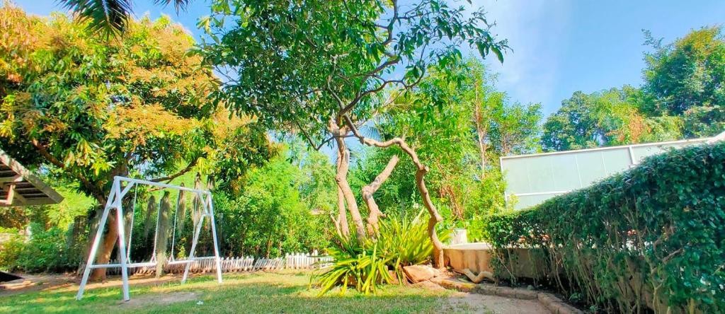 บ้านนกขมิ้นซีไซด์ Baan Nokkamin Seaside